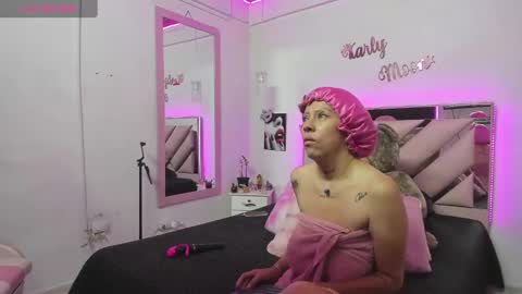 Karly Moonns online show from 13, 9, 2025