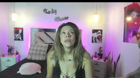 Karly Moonns online show from 19, 4, 2026