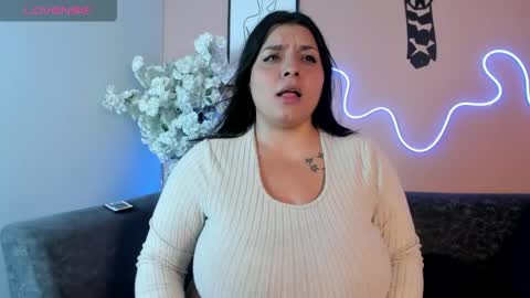 Snapshot of karo_linee chatting on 2, 6, 2026 karo_linee online show from 2, 6, 2026