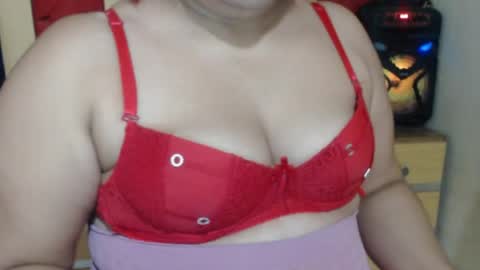 karolbb21 online show from 10, 6, 2026