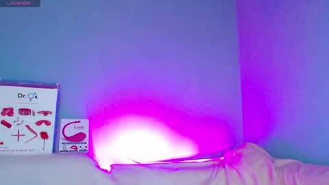 Snapshot of karolina_hottie_ chatting on 8, 12, 2024 Kira online show from 8, 12, 2024