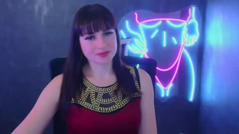 Caroline online show from 2, 12, 2024