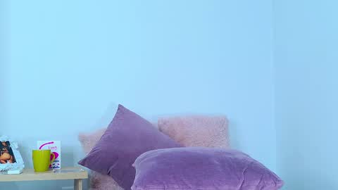 karolinahill online show from 22, 12, 2024