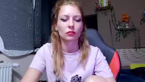 Snapshot of karoline121 chatting on 23, 7, 2026 karoline121 online show from 23, 7, 2026