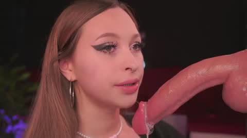 Caroline online show from 15, 6, 2026