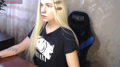 Snapshot of karolynafox chatting on 1, 3, 2026 Caroline Fox online show from 1, 3, 2026