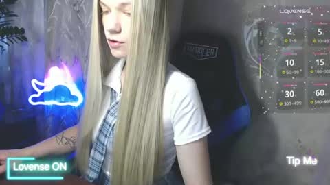 Caroline Fox online show from 27, 6, 2026