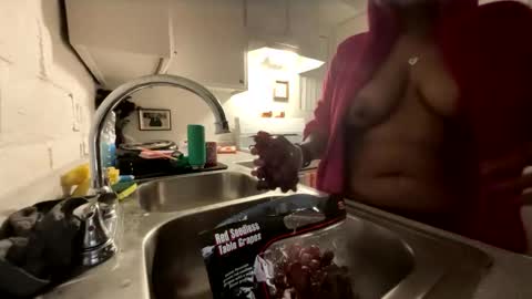 Snapshot of kash335092 chatting on 18, 3, 2026 kash335092 online show from 18, 3, 2026