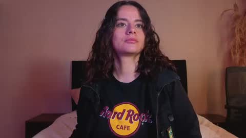 kassandra james online show from 28, 7, 2026