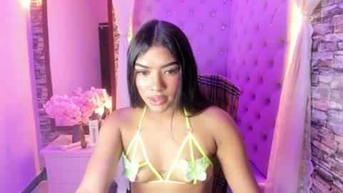 Snapshot of kassy_stone chatting on 5, 7, 2026 kassy Stone online show from 5, 7, 2026
