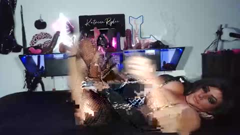 Snapshot of kat_n_bear chatting on 11, 11, 2025 Sexywifekat23 online show from 11, 11, 2025