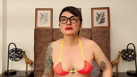 kat paradisse online show from 5, 10, 2025