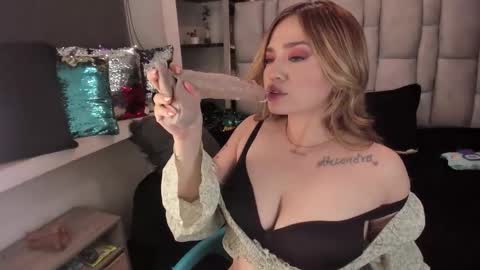 K A T A  H O O T online show from 15, 10, 2025