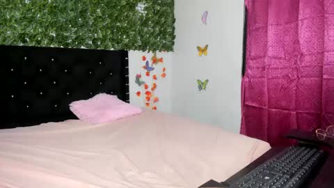 Snapshot of katalina_hot45 chatting on 5, 3, 2025 katalina_hot45 online show from 5, 3, 2025