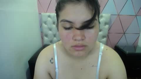 Snapshot of katalina_santana25 chatting on 17, 12, 2025 katalina santana25 online show from 17, 12, 2025