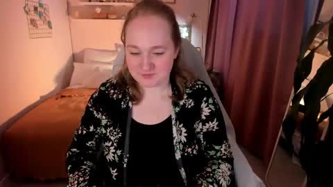 Kate   Follow me dear  online show from 8, 5, 2026