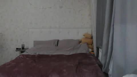 Snapshot of katekalen chatting on 9, 10, 2025 Kate Bunny online show from 9, 10, 2025