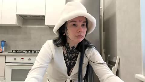 Snapshot of katelynnjenness chatting on 19, 1, 2026 Milana online show from 19, 1, 2026