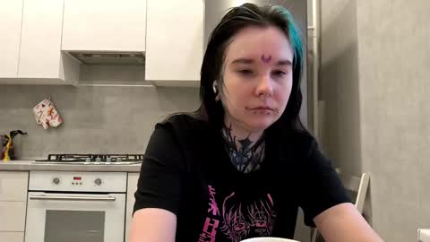 Snapshot of katelynnjenness chatting on 3, 2, 2026 Milana online show from 3, 2, 2026