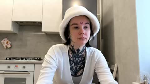 Snapshot of katelynnjenness chatting on 6, 3, 2026 Milana online show from 6, 3, 2026