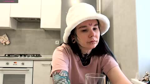 Snapshot of katelynnjenness chatting on 17, 3, 2026 Milana online show from 17, 3, 2026