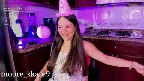 Snapshot of katemoorex chatting on 4, 11, 2025 KateMoorex online show from 4, 11, 2025