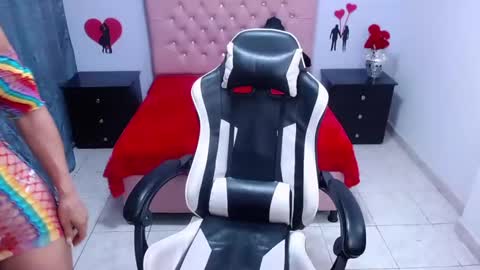 kate Tompson online show from 17, 2, 2025