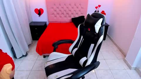 kate Tompson online show from 7, 3, 2025