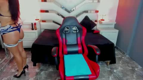 kate Tompson online show from 18, 9, 2025