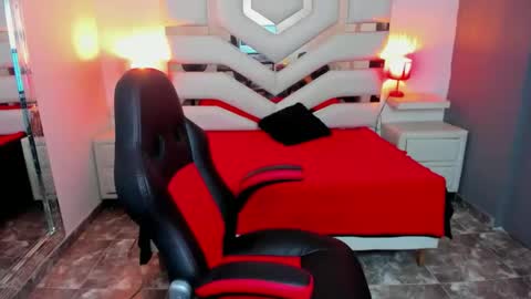 kate Tompson online show from 18, 1, 2026