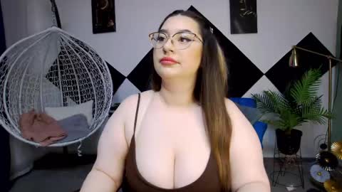 Snapshot of katewalker_ chatting on 17, 5, 2026 Kate online show from 17, 5, 2026