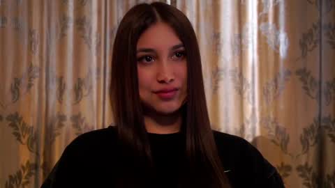 OLIVIA  online show from 14, 4, 2026