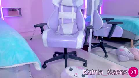 Kathia  online show from 16, 2, 2025