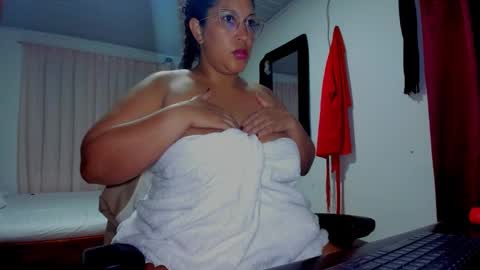 Snapshot of kathya_rabbit chatting on 12, 11, 2025 Kathye online show from 12, 11, 2025