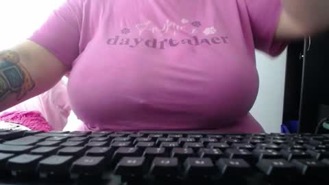 Snapshot of kathybigboobsbbw_ chatting on 20, 12, 2024 kathybigboobsbbw_ online show from 20, 12, 2024