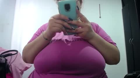 Snapshot of kathybigboobsbbw_ chatting on 20, 12, 2024 kathybigboobsbbw_ online show from 20, 12, 2024
