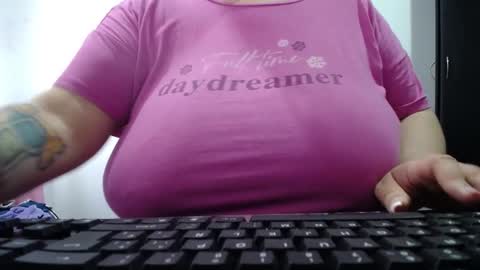 Snapshot of kathybigboobsbbw_ chatting on 31, 12, 2024 kathybigboobsbbw_ online show from 31, 12, 2024