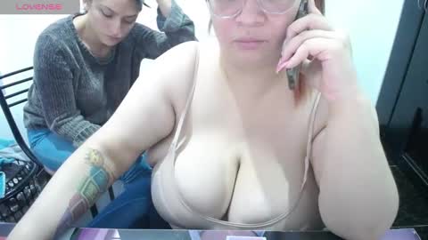 Snapshot of kathybigboobsbbw_ chatting on 28, 1, 2025 kathybigboobsbbw_ online show from 28, 1, 2025