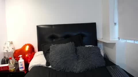 Snapshot of katia_bss chatting on 3, 3, 2025 katia_bss online show from 3, 3, 2025