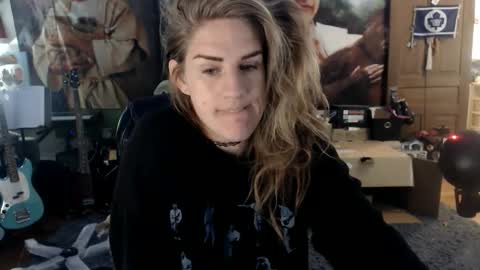 Snapshot of katiecutie_5 chatting on 18, 10, 2025 Katie online show from 18, 10, 2025