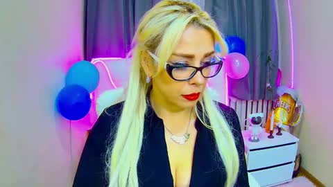 Snapshot of katrinacharm chatting on 22, 9, 2025 katrinacharm online show from 22, 9, 2025