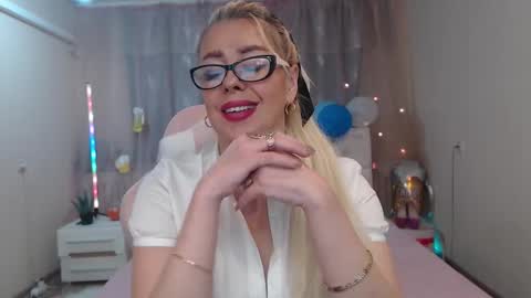 Snapshot of katrinacharm chatting on 8, 10, 2025 katrinacharm online show from 8, 10, 2025