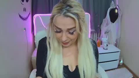 Snapshot of katrinacharm chatting on 11, 10, 2025 katrinacharm online show from 11, 10, 2025