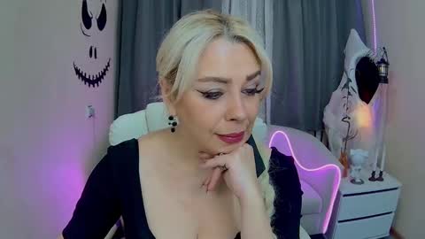 Snapshot of katrinacharm chatting on 23, 10, 2025 katrinacharm online show from 23, 10, 2025