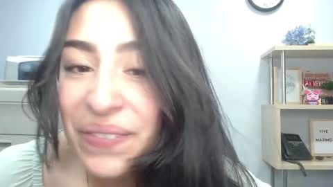 katty_love01 online show from 17, 9, 2025