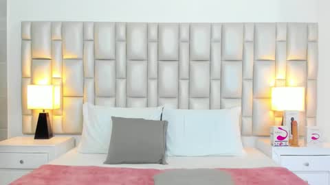 Snapshot of katy_and_paola chatting on 25, 3, 2026 katy blonde girl and paola big boobs online show from 25, 3, 2026