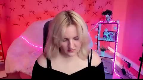 Snapshot of katybriggs chatting on 30, 6, 2026 Katy online show from 30, 6, 2026