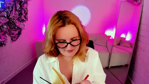 Snapshot of katybriggs chatting on 15, 7, 2026 Katy online show from 15, 7, 2026