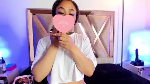 Snapshot of katyortiz chatting on 13, 11, 2025 katyortiz online show from 13, 11, 2025