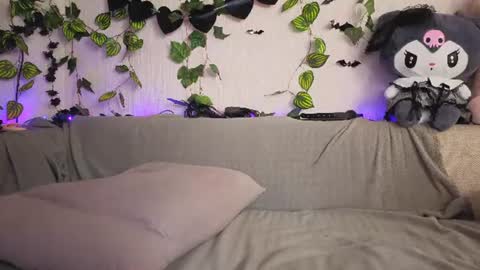Mia online show from 28, 7, 2026
